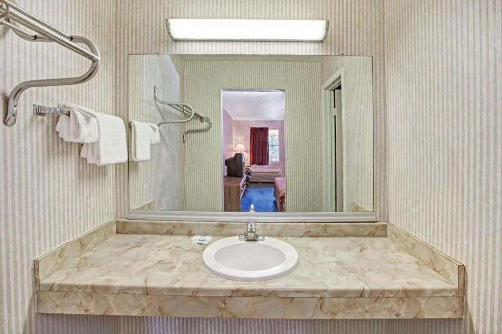Knights Inn South Houston Tx Ngoại thất bức ảnh