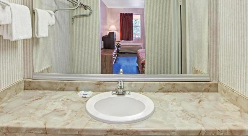 Knights Inn South Houston Tx Ngoại thất bức ảnh